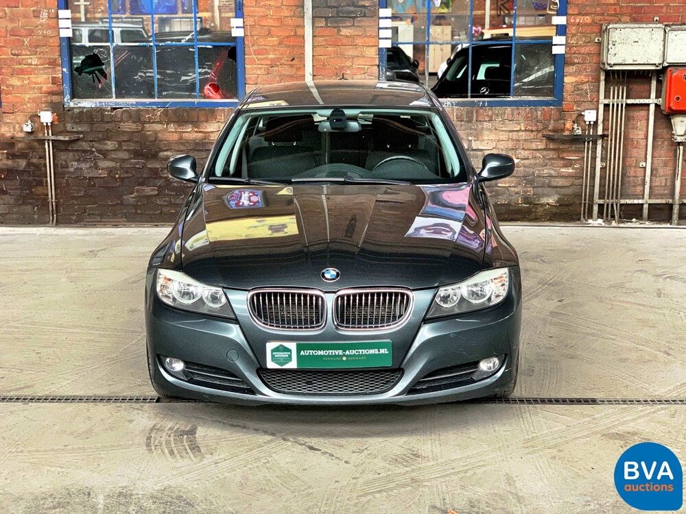 BMW 325d Touring 197pk -Facelift- 2009, 3-XLF-49
