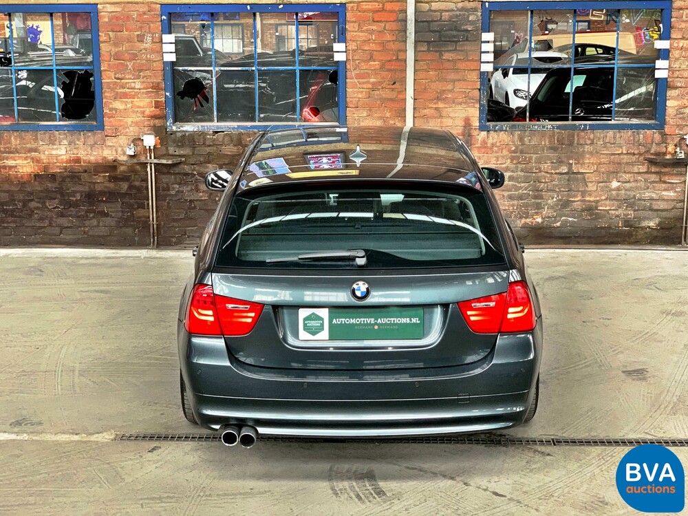 BMW 325d Touring 197pk -Facelift- 2009, 3-XLF-49