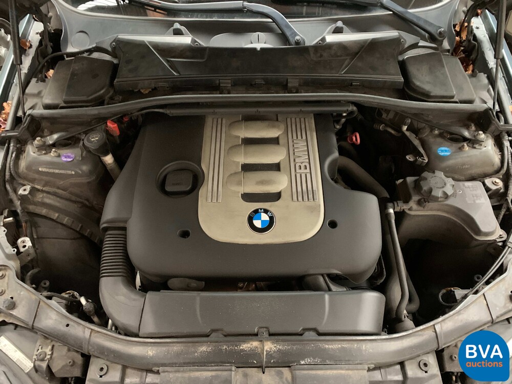 BMW 325d Touring 197pk -Facelift- 2009, 3-XLF-49