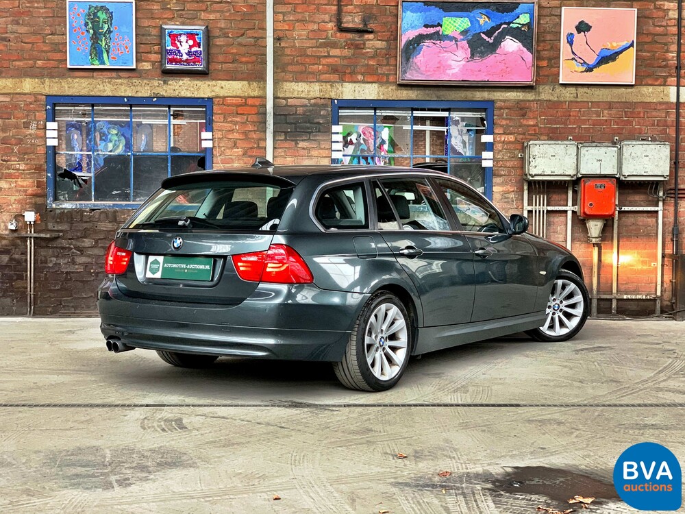 BMW 325d Touring 197pk -Facelift- 2009, 3-XLF-49