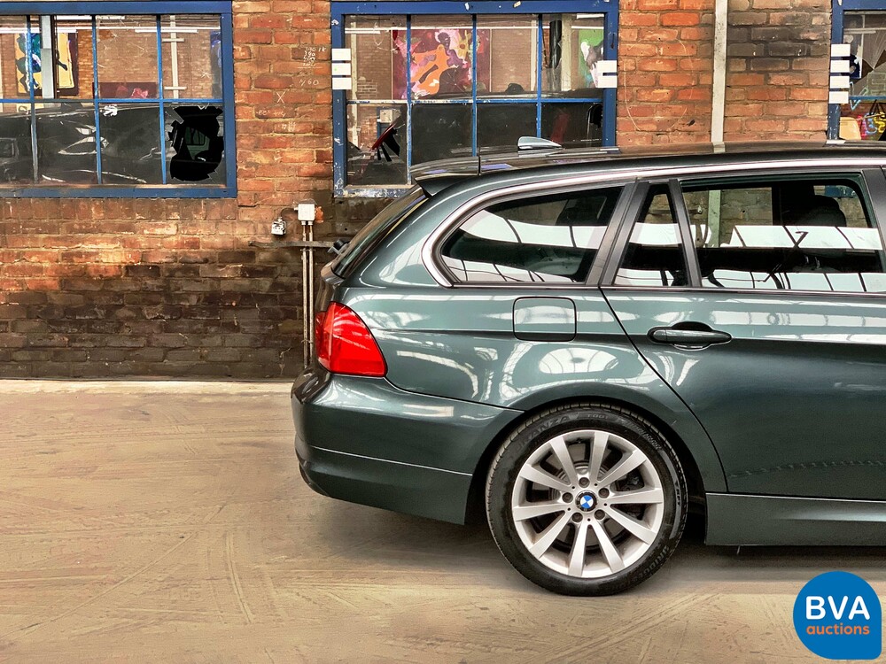 BMW 325d Touring 197pk -Facelift- 2009, 3-XLF-49