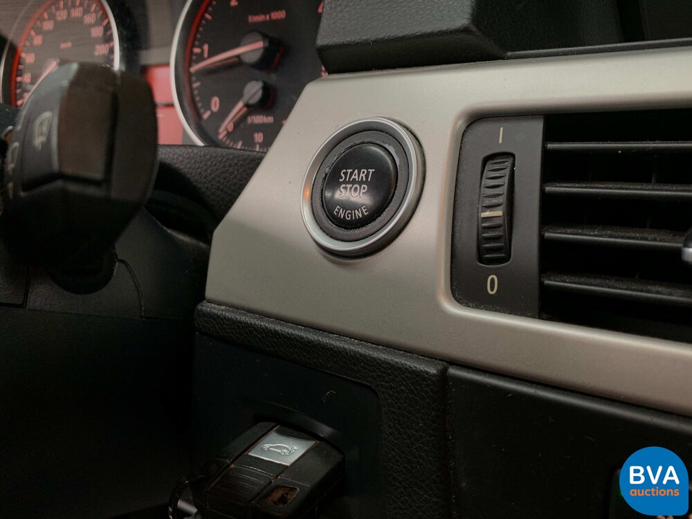 BMW 325d Touring 197pk -Facelift- 2009, 3-XLF-49