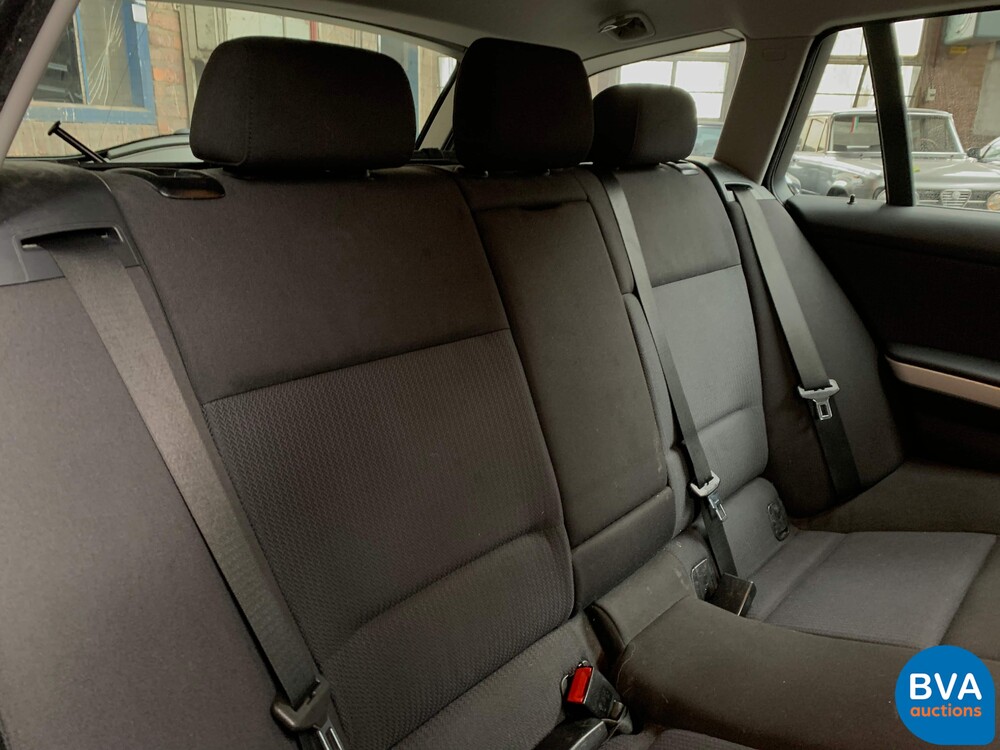 BMW 325d Touring 197pk -Facelift- 2009, 3-XLF-49