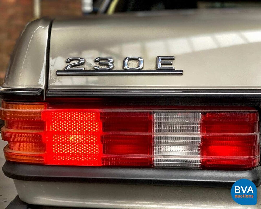 Mercedes-Benz 230E W123 1984, 71-GVJ-7