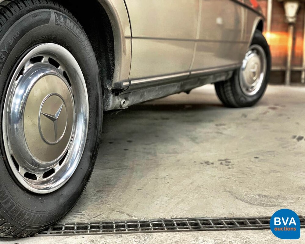 Mercedes-Benz 230E W123 1984, 71-GVJ-7