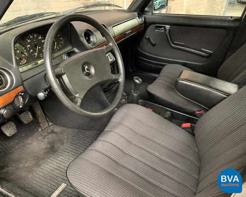 Mercedes-Benz 230E W123 1984, 71-GVJ-7