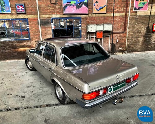 Mercedes-Benz 230E W123 1984, 71-GVJ-7