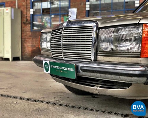 Mercedes-Benz 230E W123 1984, 71-GVJ-7