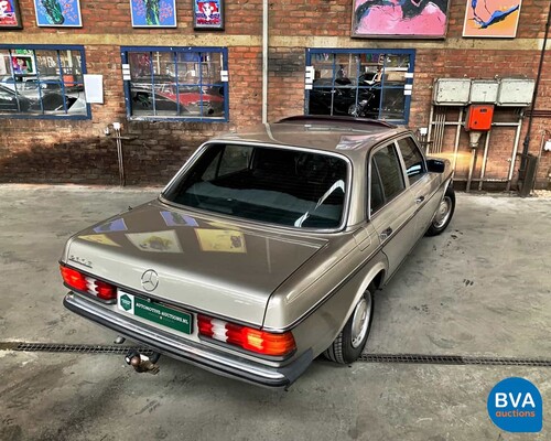 Mercedes-Benz 230E W123 1984, 71-GVJ-7