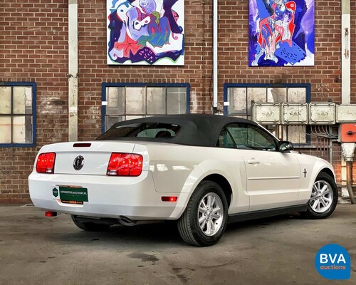 Ford Mustang Convertible 4.0 V6 2007, 81-KDH-9