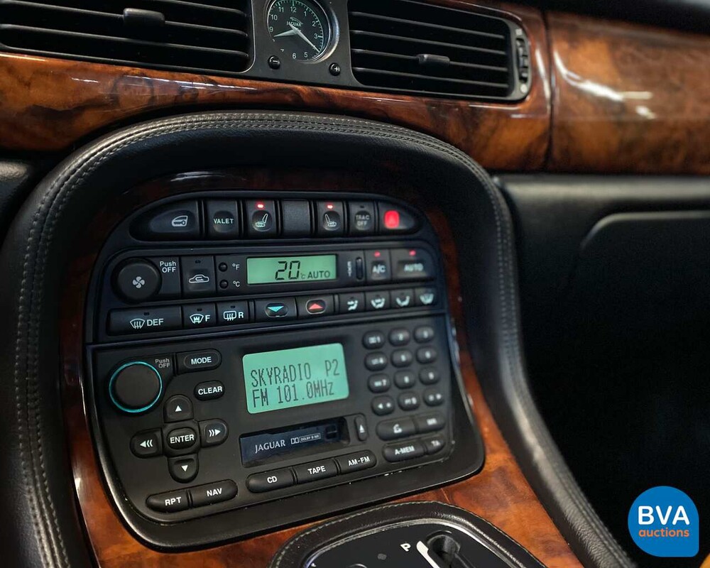 Jaguar XJR 4.0 Supercharger 363pk V8 -Org.NL- 2002, 34-JH-PD