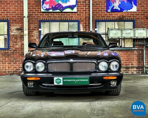 Jaguar XJR 4.0 Supercharger 363pk V8 -Org.NL- 2002, 34-JH-PD