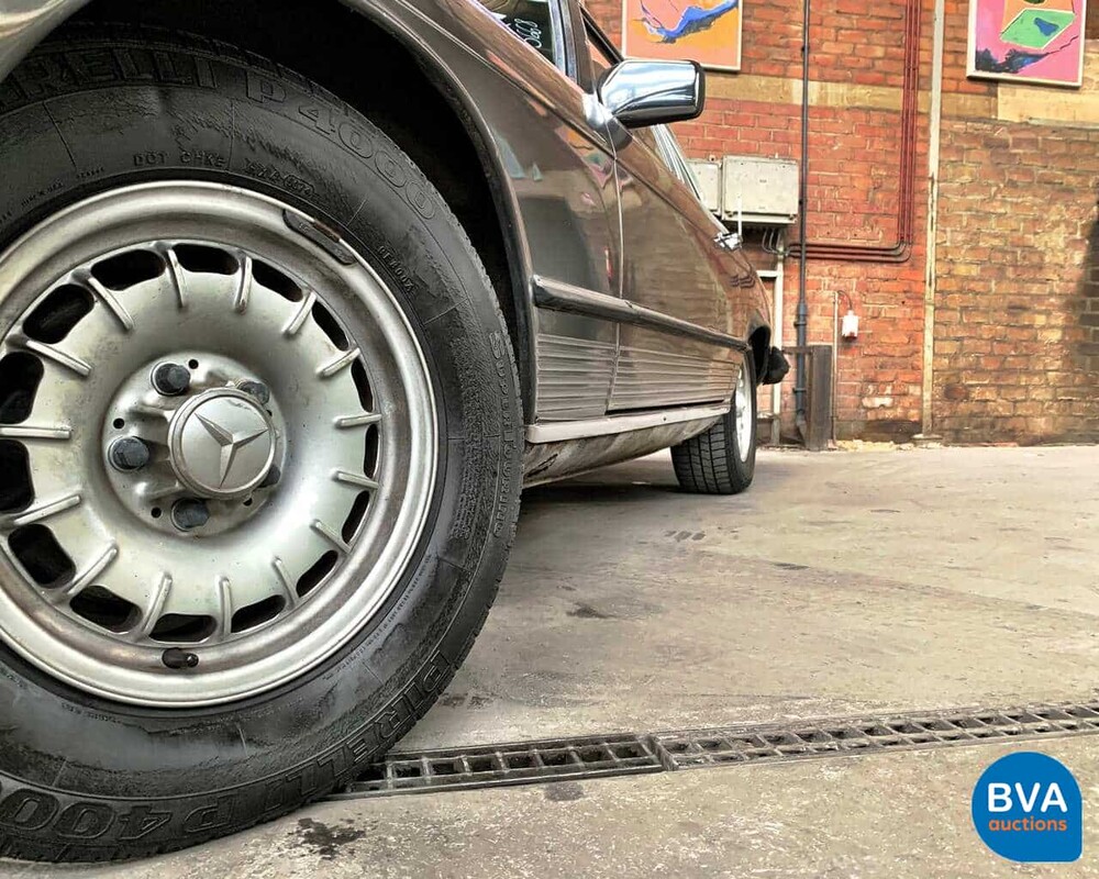 Mercedes-Benz 380SL R107 1983