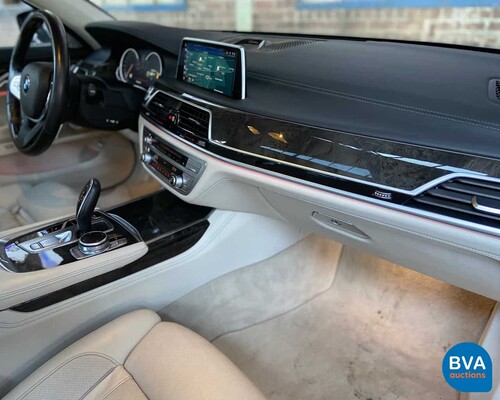 BMW 750Li xDrive 449pk High Ex. 2015 V8 7 Series LANG, RK-276-X.