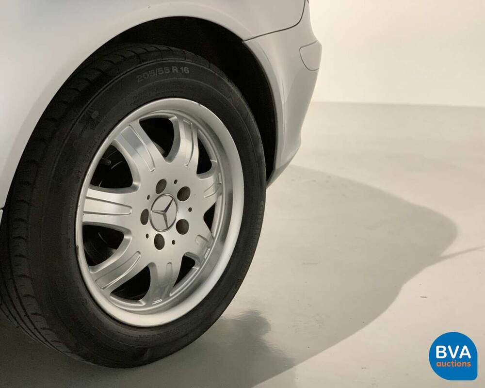 Mercedes-Benz SLK200 Roadster 2005, 32-RJ-ZG.