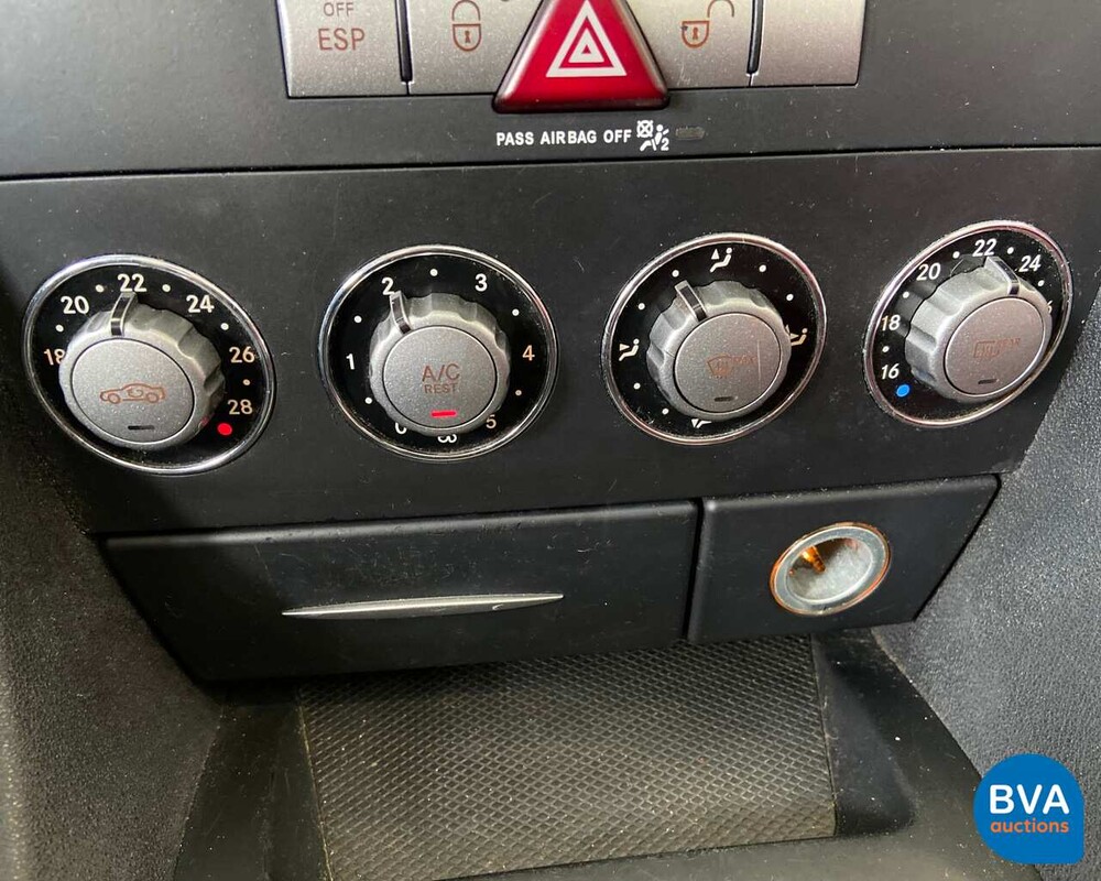 Mercedes-Benz SLK200 Roadster 2005, 32-RJ-ZG.