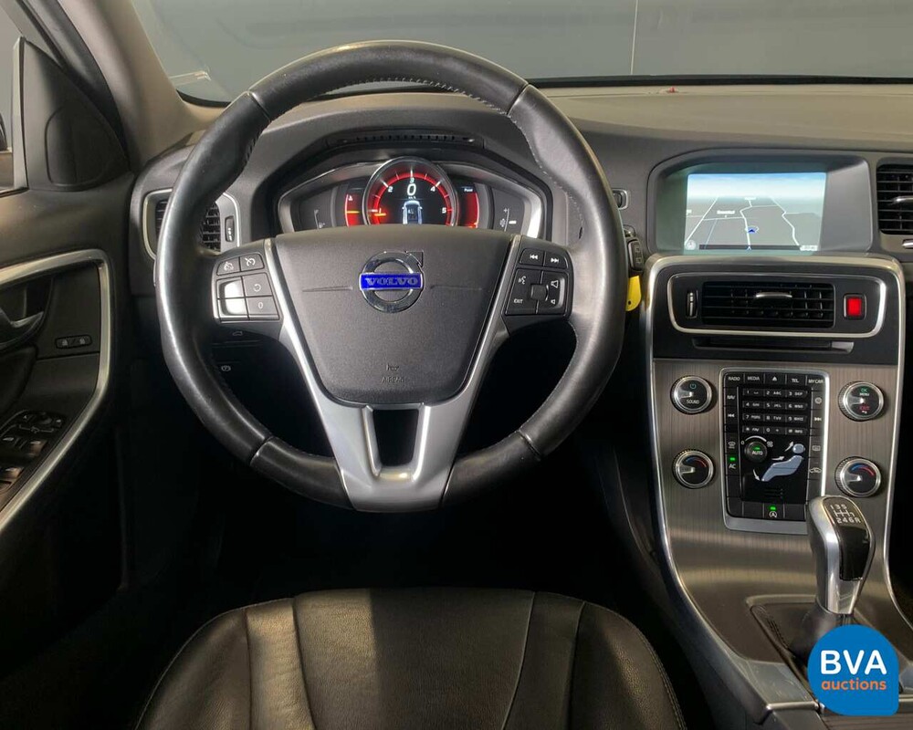 Volvo V60 D3 Summum 150 PS 2015, XN-637-J.