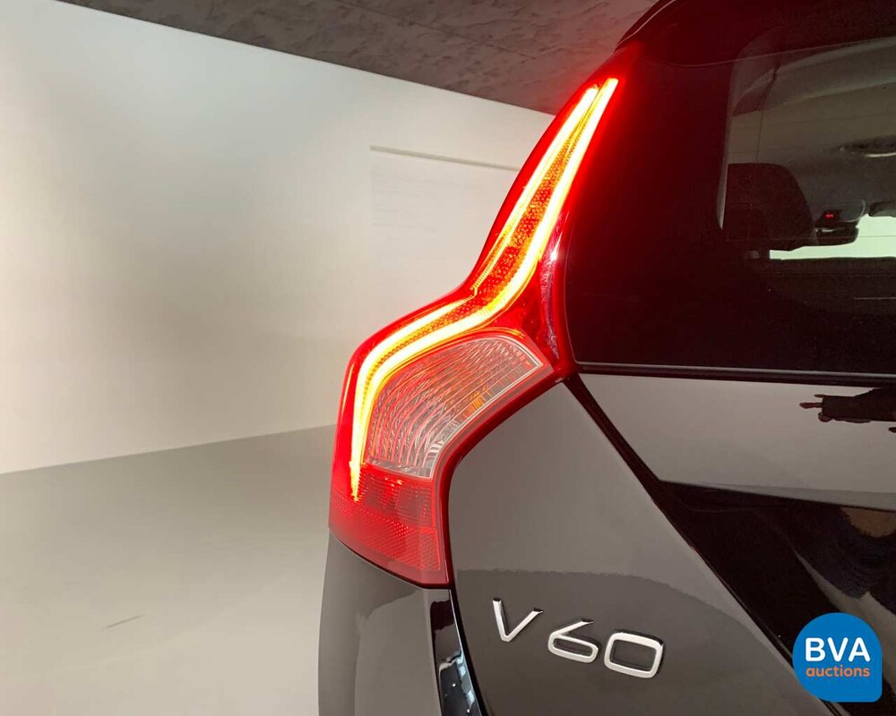 Volvo V60 D3 Summum 150 PS 2015, XN-637-J.