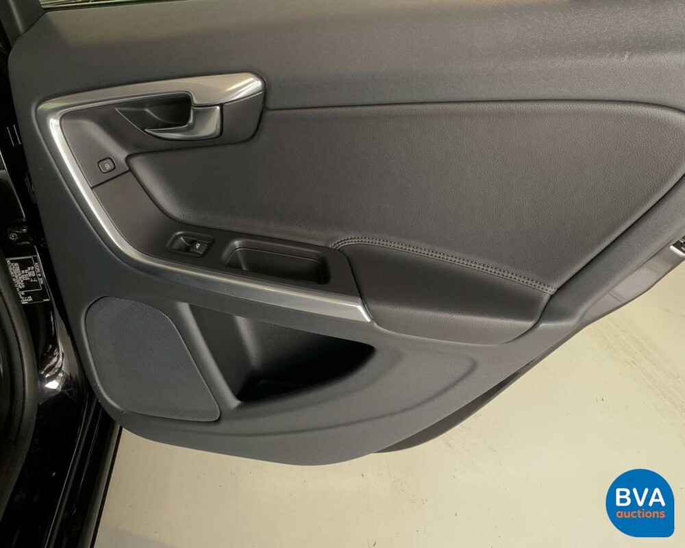 Volvo V60 D3 Summum 150 PS 2015, XN-637-J.