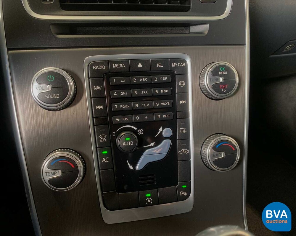 Volvo V60 D3 Summum 150 PS 2015, XN-637-J.