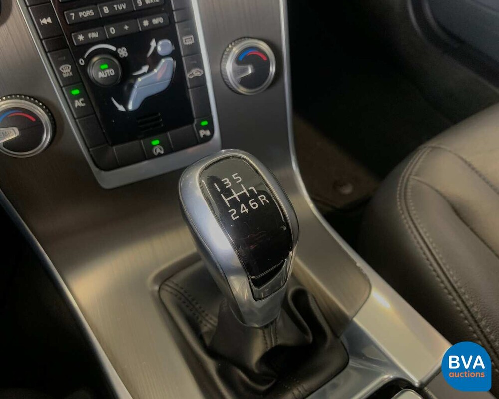 Volvo V60 D3 Summum 150 PS 2015, XN-637-J.