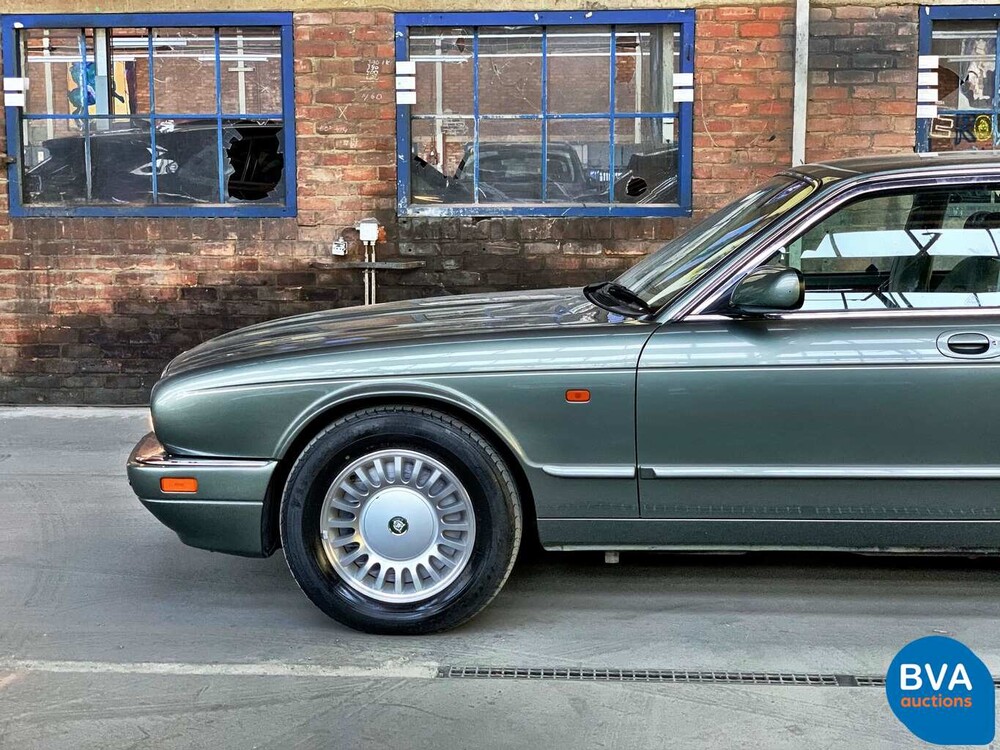 Jaguar Sovereign 4.0 V8 -1e Besitzer / Original NL- 1997, RD-SZ-07.