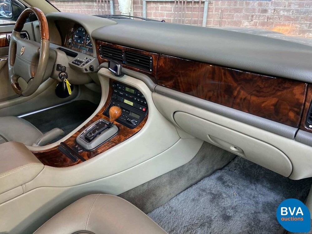 Jaguar Sovereign 4.0 V8 -1e Besitzer / Original NL- 1997, RD-SZ-07.