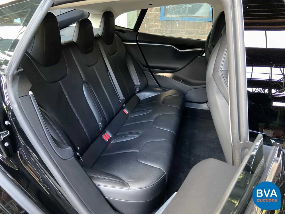 Tesla Model S 85D Base 423 Stück 2015, GJ-387-Z.