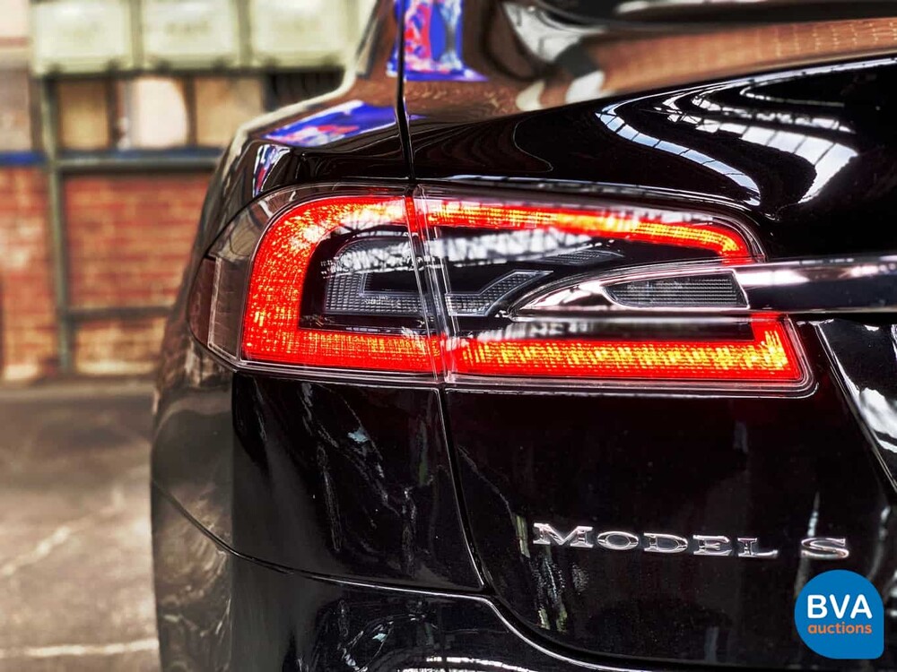 Tesla Model S 85D Base 423 Stück 2015, GJ-387-Z.