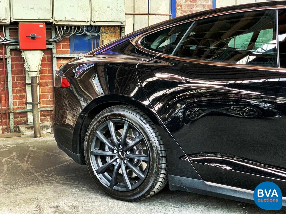 Tesla Model S 85D Base 423 Stück 2015, GJ-387-Z.