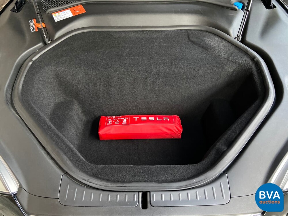 Tesla Model S 85D Base 423 Stück 2015, GJ-387-Z.