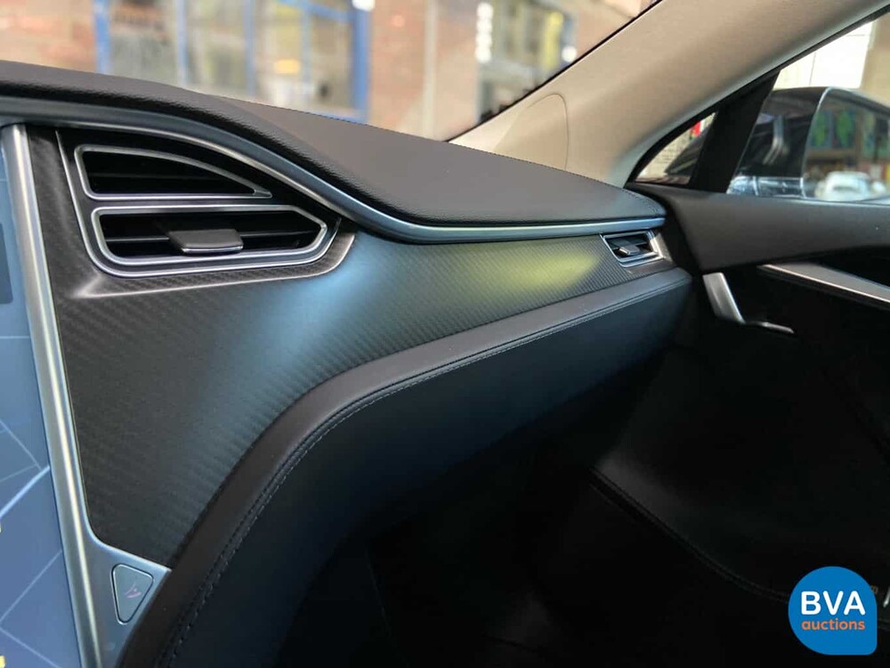 Tesla Model S 85D Base 423 Stück 2015, GJ-387-Z.