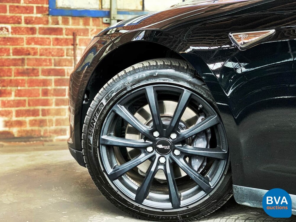 Tesla Model S 85D Base 423 Stück 2015, GJ-387-Z.