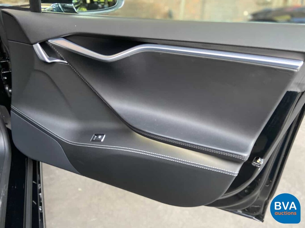 Tesla Model S 85D Base 423 Stück 2015, GJ-387-Z.