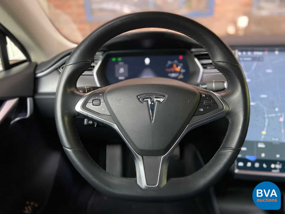 Tesla Model S 85D Base 423 Stück 2015, GJ-387-Z.