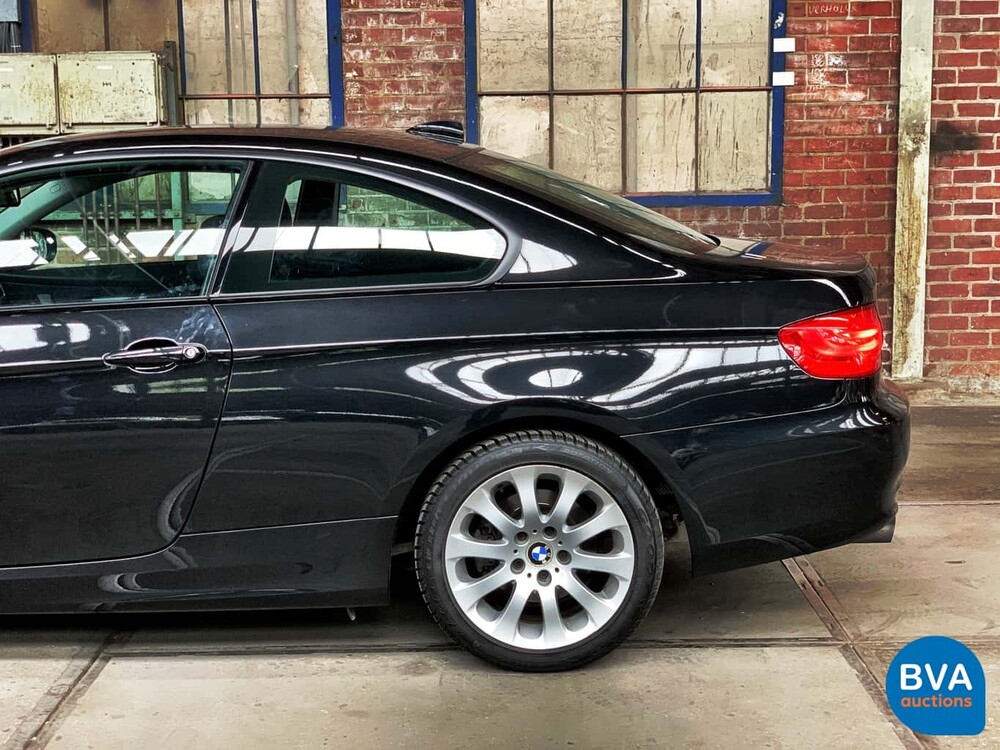 BMW 320i Coupé 170 PS 3er 2011, 14-ZDJ-4.