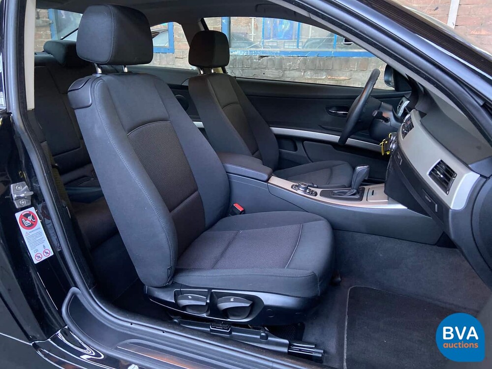 BMW 320i Coupé 170 PS 3er 2011, 14-ZDJ-4.