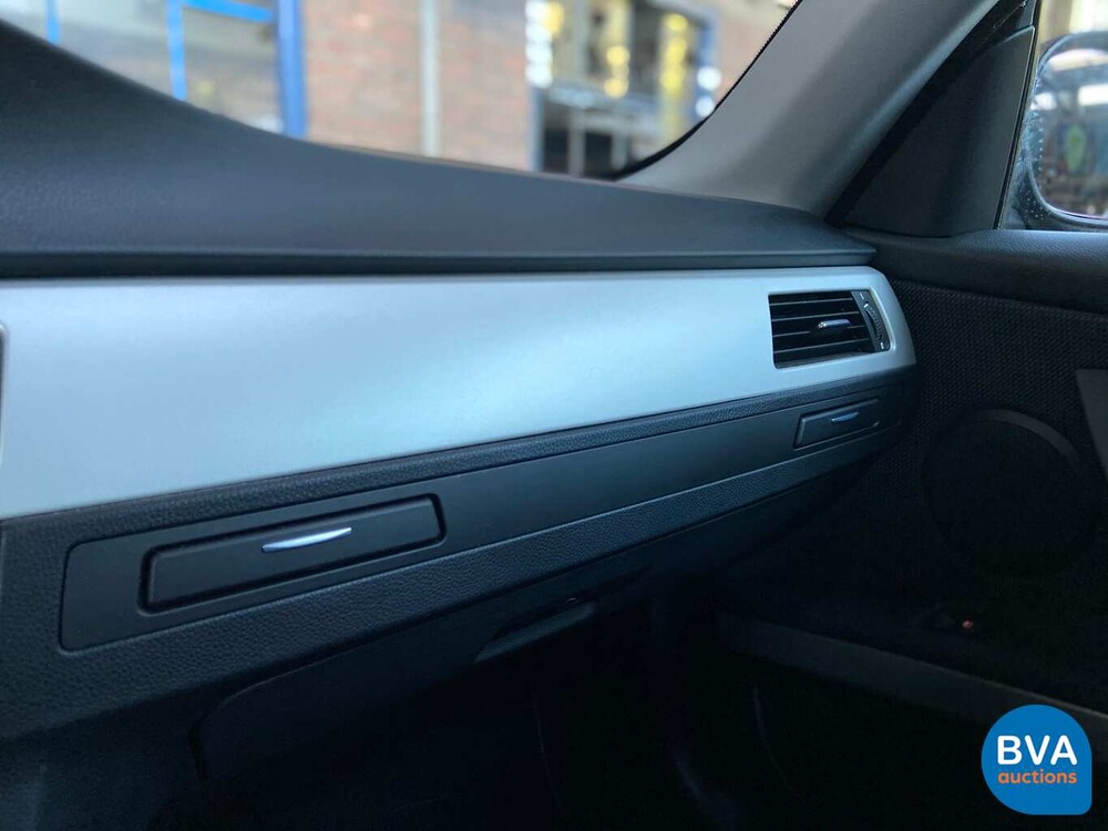 BMW 320i Coupé 170 PS 3er 2011, 14-ZDJ-4.