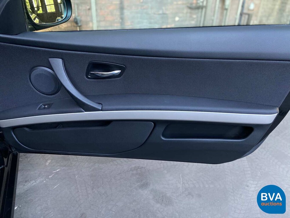 BMW 320i Coupé 170 PS 3er 2011, 14-ZDJ-4.