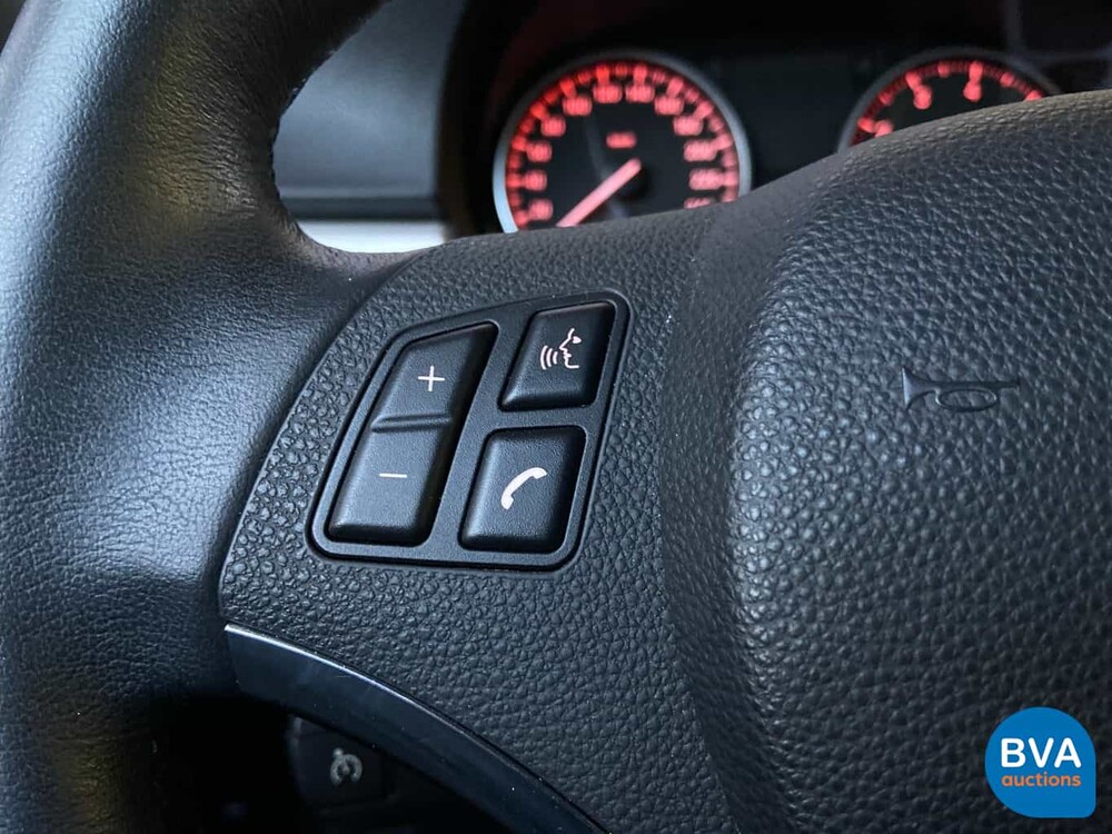 BMW 320i Coupé 170 PS 3er 2011, 14-ZDJ-4.