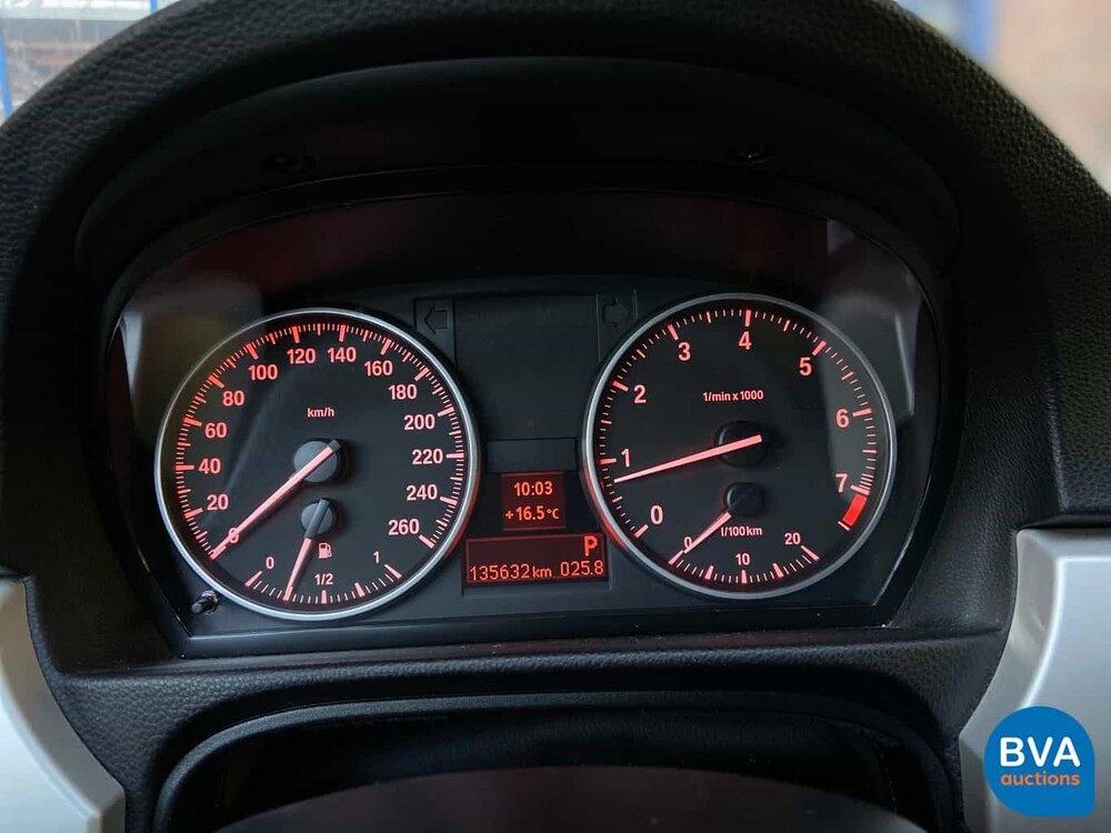 BMW 320i Coupé 170 PS 3er 2011, 14-ZDJ-4.