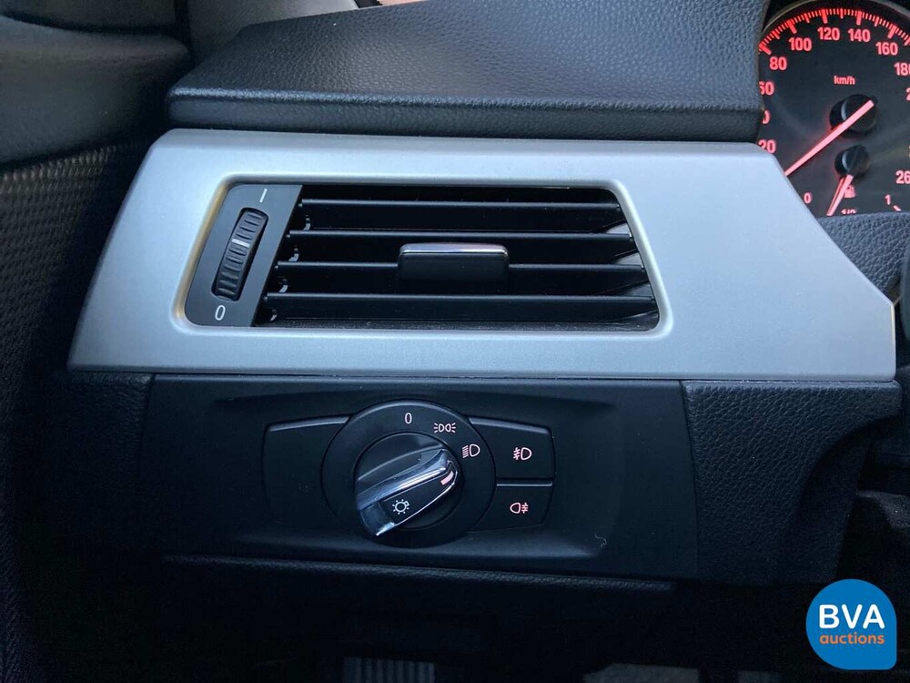 BMW 320i Coupé 170 PS 3er 2011, 14-ZDJ-4.