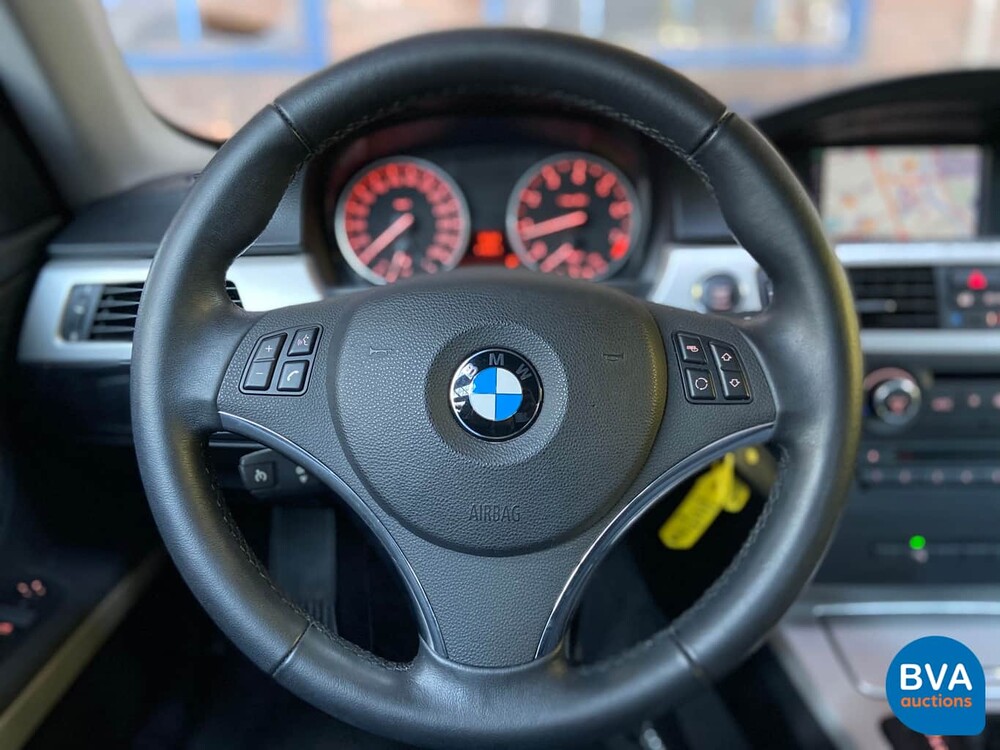 BMW 320i Coupé 170 PS 3er 2011, 14-ZDJ-4.