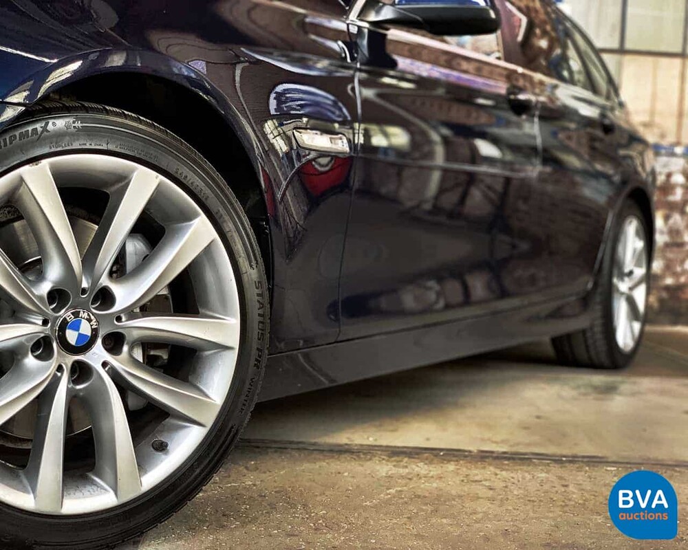 BMW 528I Touring 5er High Executive 6-Zylinder -Org. NL-, 32-PSZ-2.