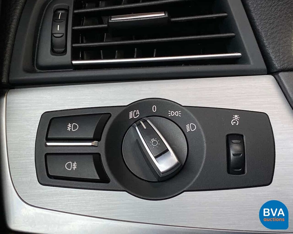 BMW 528I Touring 5er High Executive 6-Zylinder -Org. NL-, 32-PSZ-2.