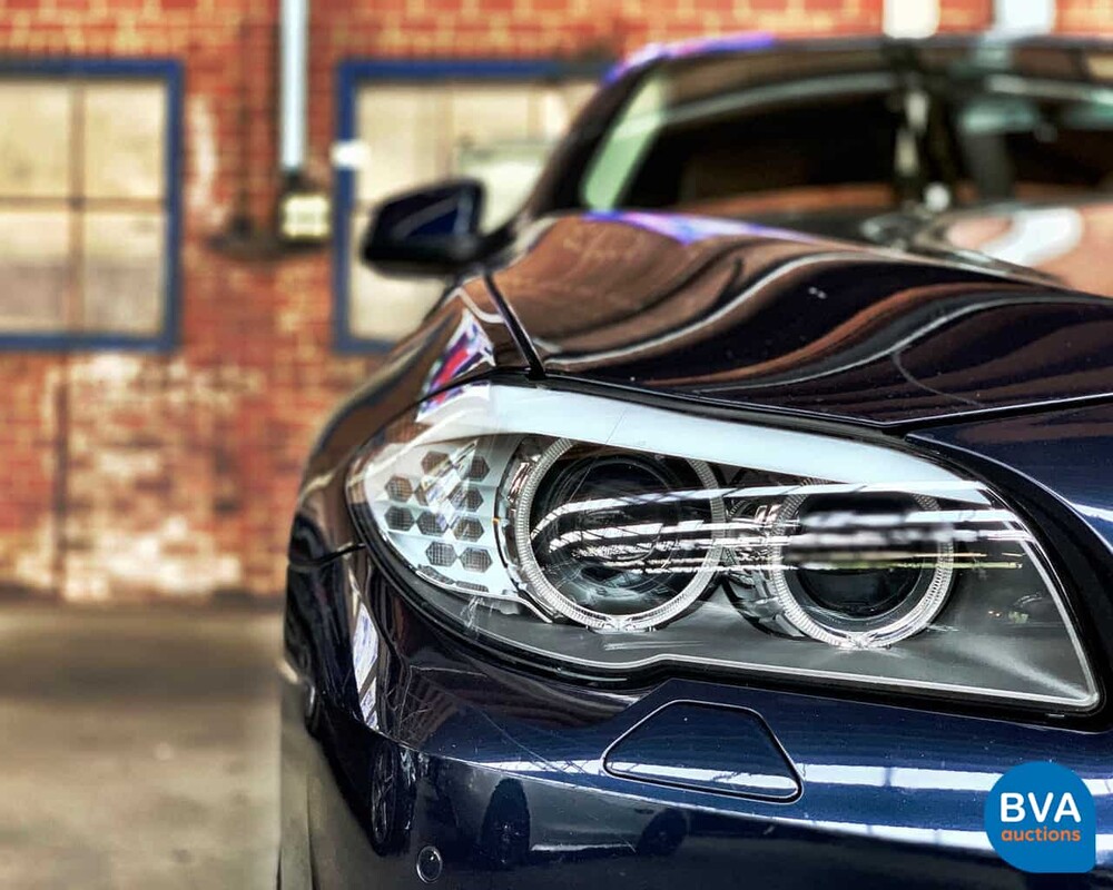 BMW 528I Touring 5er High Executive 6-Zylinder -Org. NL-, 32-PSZ-2.