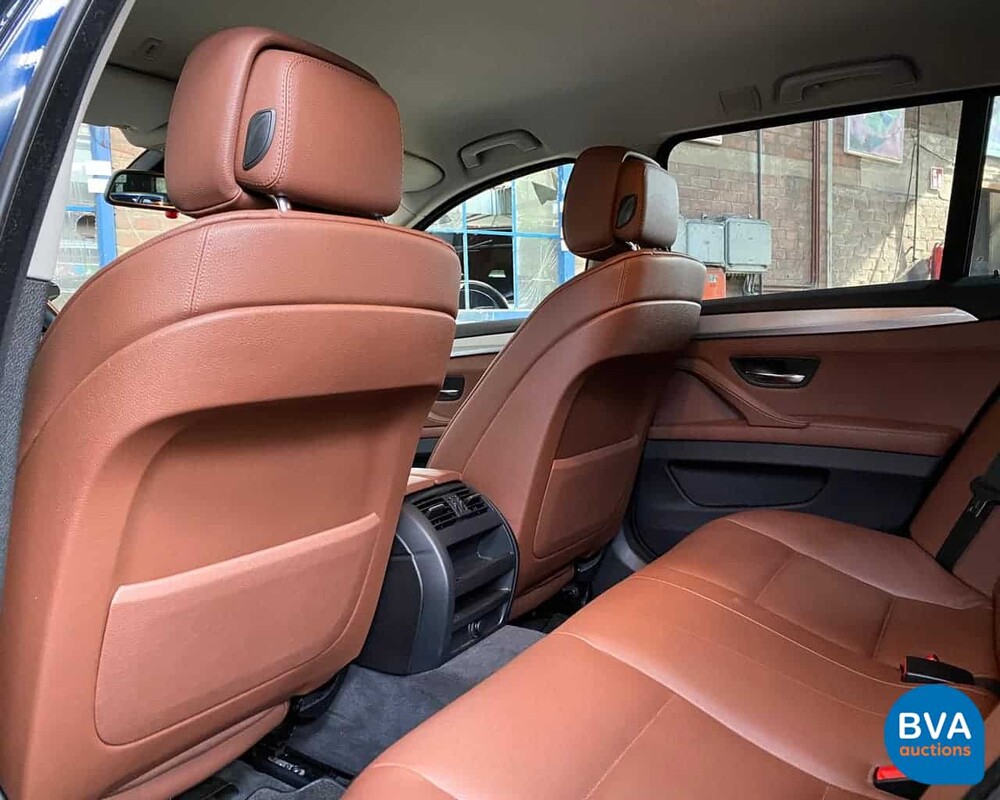 BMW 528I Touring 5er High Executive 6-Zylinder -Org. NL-, 32-PSZ-2.