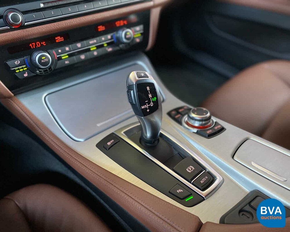 BMW 528I Touring 5er High Executive 6-Zylinder -Org. NL-, 32-PSZ-2.