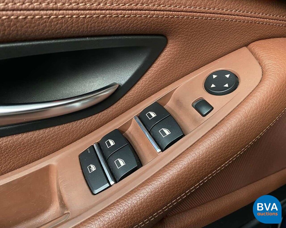 BMW 528I Touring 5er High Executive 6-Zylinder -Org. NL-, 32-PSZ-2.