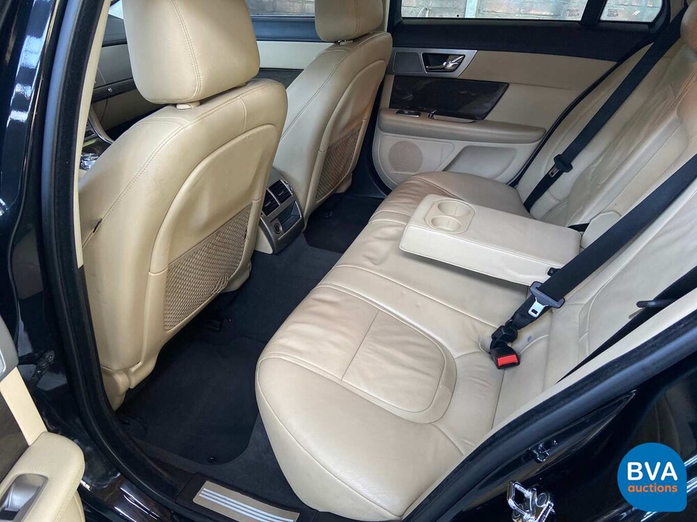 Jaguar XF Sportbremse 2.2D 163 PS 2014.